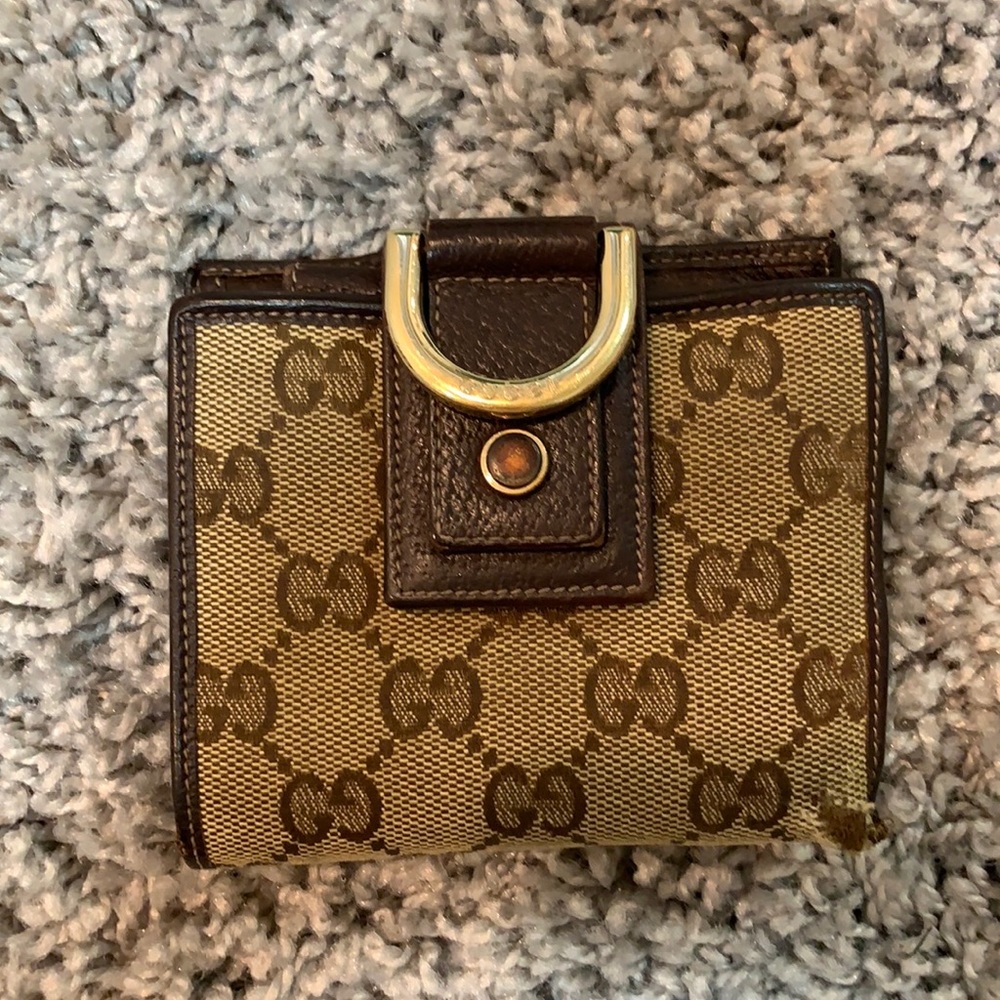 Authentic Gucci wallet